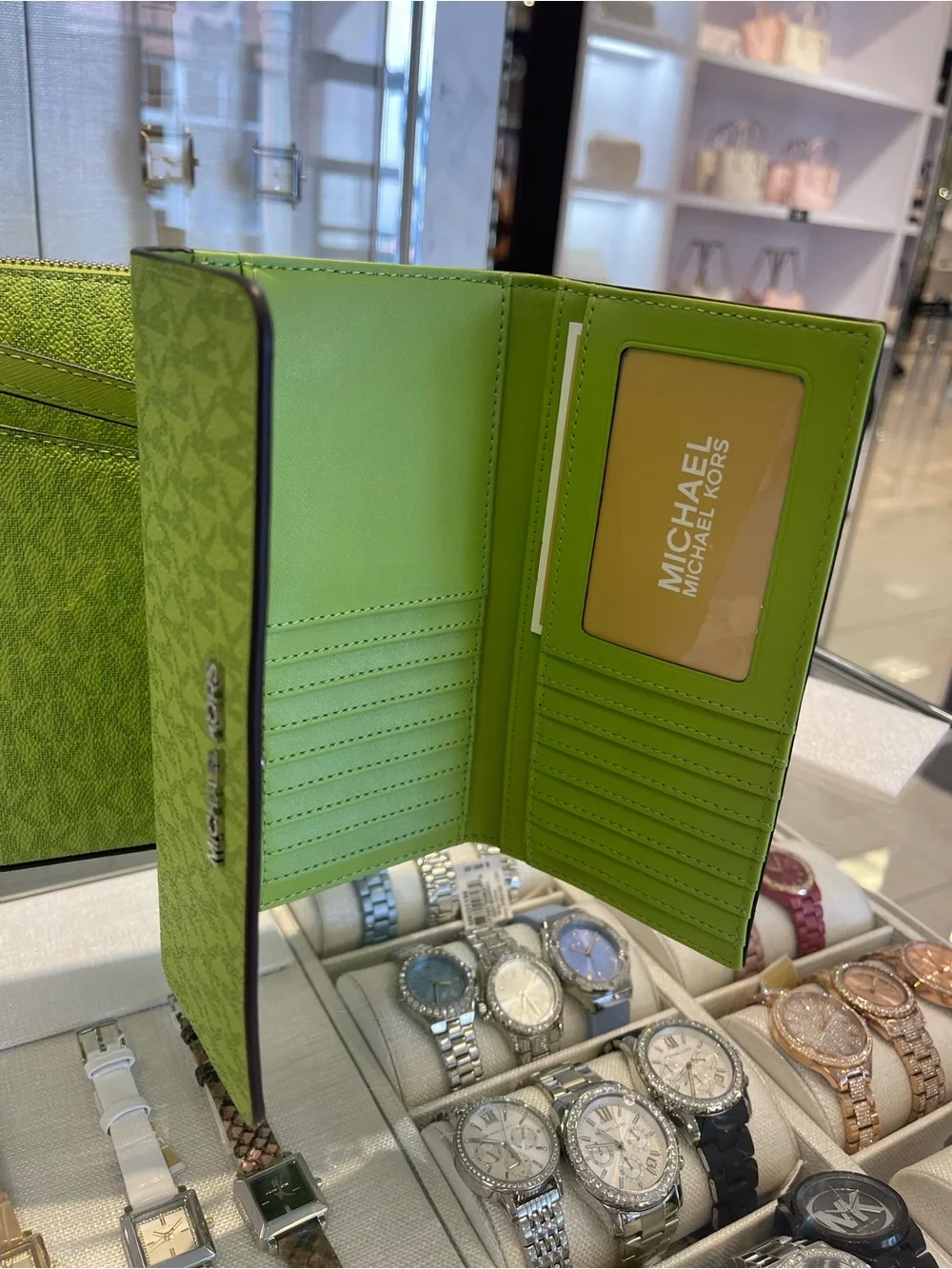 Michael KORS Jet Set Large Signature Logo Tri-Fold Wallet Trifold Lime NWT